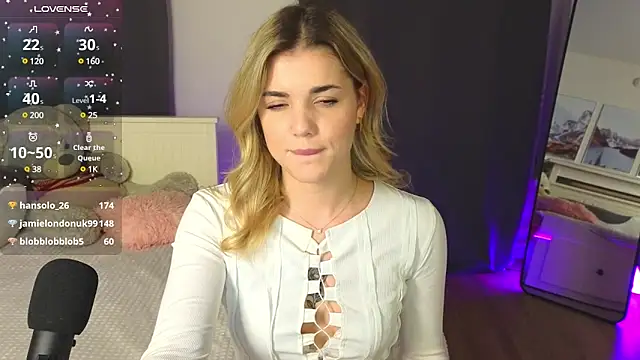 Snapshot of adrianawow1 chatting on 03-08-25, 12:33 adrianawow1 online show from 03-08-25, 12:33