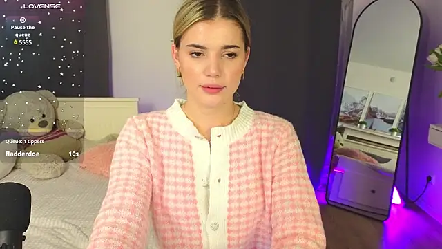 Snapshot of adrianawow1 chatting on 03-09-25, 03:32 adrianawow1 online show from 03-09-25, 03:32