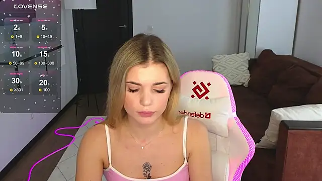 Snapshot of adrianawow1 chatting on 03-13-25, 03:22 adrianawow1 online show from 03-13-25, 03:22