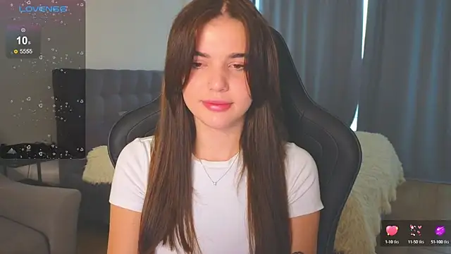 Snapshot of adrianawow1 chatting on 10-05-25, 03:38 adrianawow1 online show from 10-05-25, 03:38