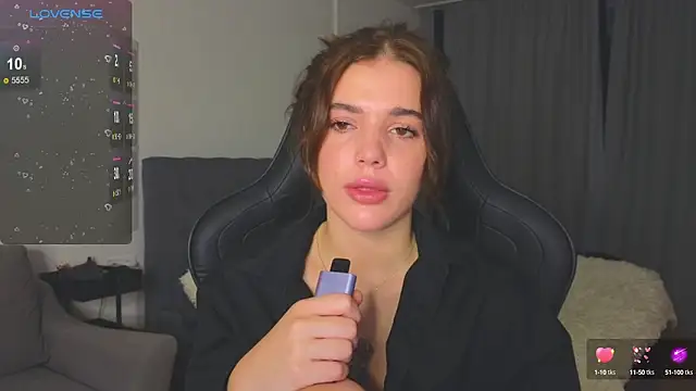 Snapshot of adrianawow1 chatting on 10-08-25, 09:12 adrianawow1 online show from 10-08-25, 09:12