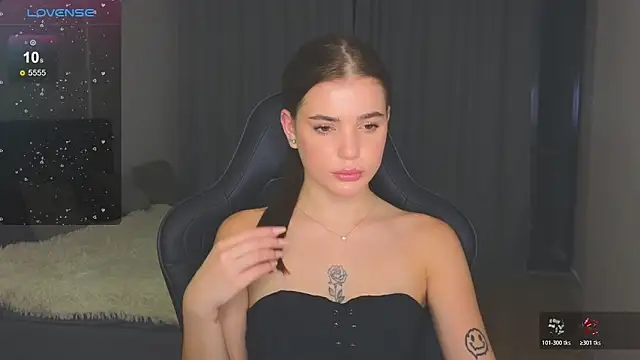 adrianawow1 online show from 10-30-25, 01:18