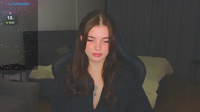 adrianawow1 online show from 11-06-25, 02:45