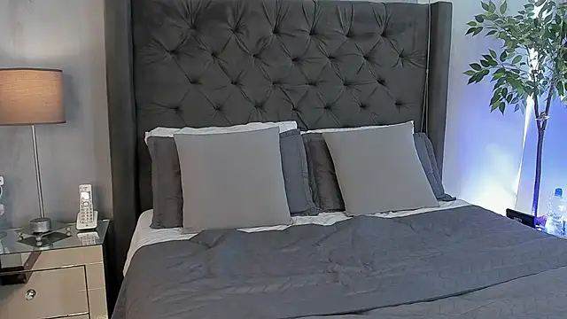 AntonellandJohan online show from 01-17-25, 04:15