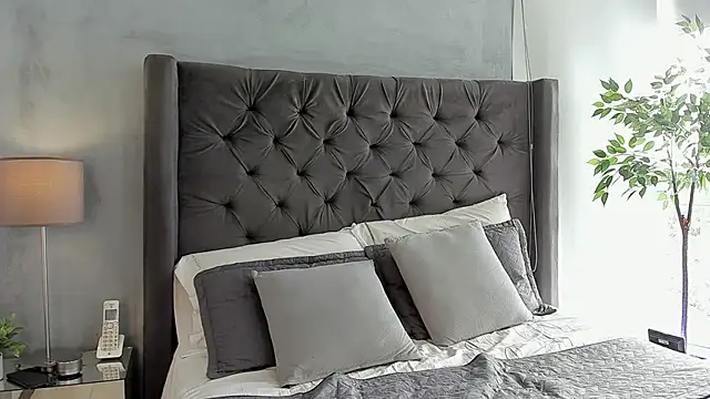 AntonellandJohan online show from 02-02-25, 07:57