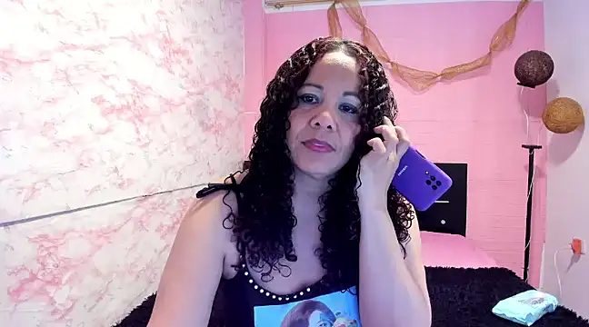 Snapshot of Brunette_sasha chatting on 02-18-25, 01:33 Brunette sasha online show from 02-18-25, 01:33