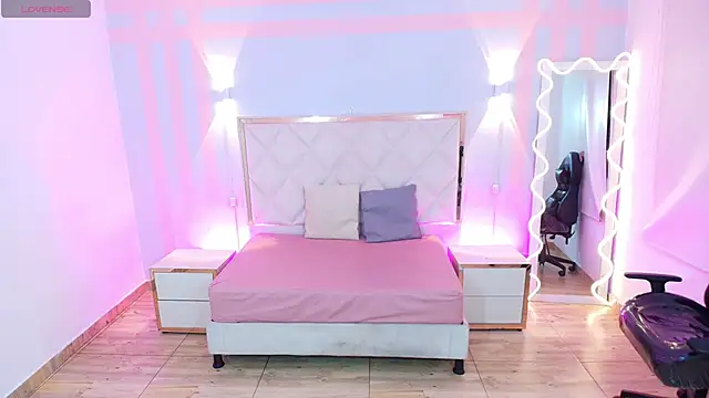 Snapshot of Brendda_tay chatting on 11-30-25, 03:21 Brendda tay online show from 11-30-25, 03:21