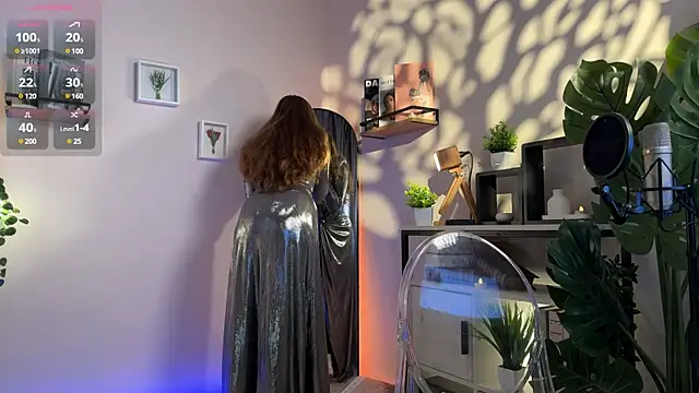 Snapshot of Julie_Rhodes chatting on 01-02-25, 12:46 Julie Rhodes online show from 01-02-25, 12:46