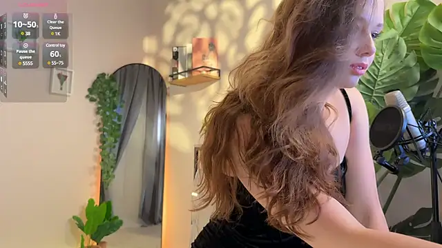 Snapshot of Julie_Rhodes chatting on 01-07-25, 01:03 Julie Rhodes online show from 01-07-25, 01:03