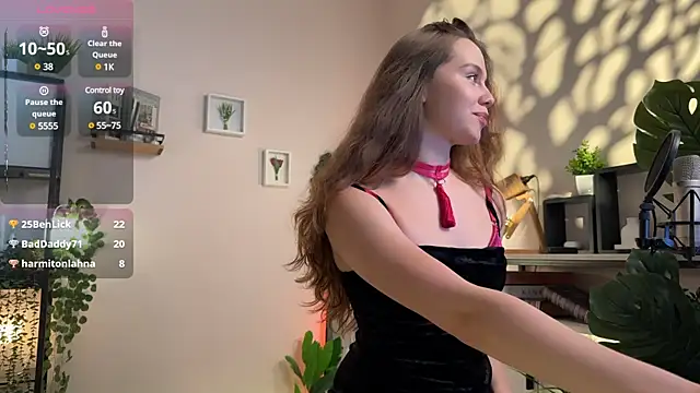 Snapshot of Julie_Rhodes chatting on 02-02-25, 03:49 Julie Rhodes online show from 02-02-25, 03:49