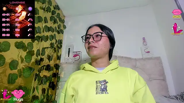 cristalconnorr online show from 10-01-25, 04:24