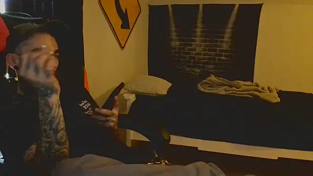 XMeF10 online show from 03-13-25, 06:12