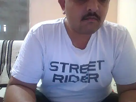 Snapshot of Akhil3290 chatting on 05-02-26, 03:39 Akhil3290 online show from 05-02-26, 03:39