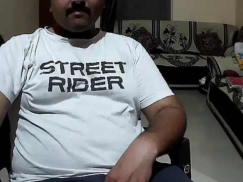 Snapshot of Akhil3290 chatting on 06-11-26, 06:06 Akhil3290 online show from 06-11-26, 06:06