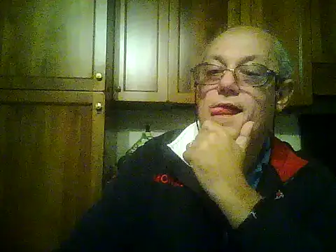 Snapshot of gianbragallini chatting on 10-11-25, 10:08 gianbragallini online show from 10-11-25, 10:08