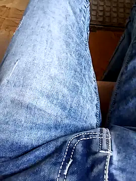 Snapshot of InboardHasek chatting on 12-15-24, 11:01 InboardHasek online show from 12-15-24, 11:01