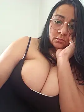 paulinaDiaz1 online show from 04-13-26, 01:05