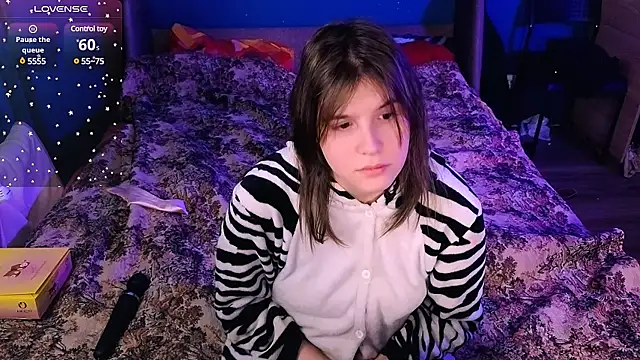 Ruyjin Choi online show from 12-17-24, 01:05