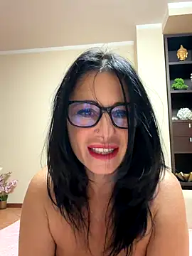 Snapshot of MichelleCara chatting on 11-21-25, 03:00 MichelleCara online show from 11-21-25, 03:00