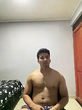 Snapshot of 2Tussiboy chatting on 01-08-25, 03:29 2Tussiboy online show from 01-08-25, 03:29