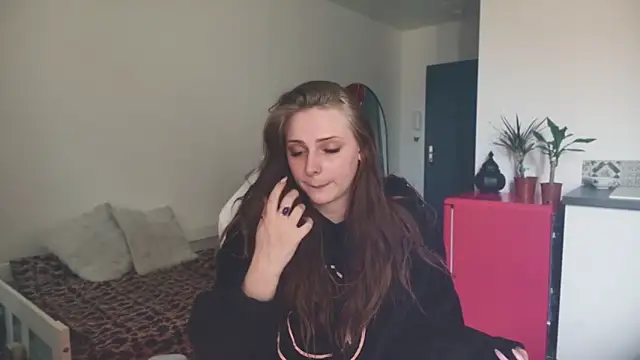 ce leste   online show from 04-18-26, 10:19