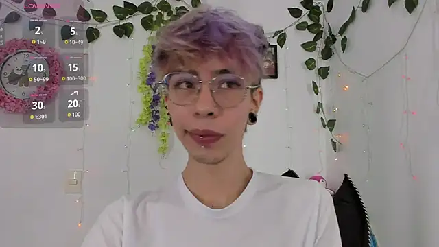 Snapshot of _Jakke chatting on 12-04-24, 11:57 Jakke online show from 12-04-24, 11:57