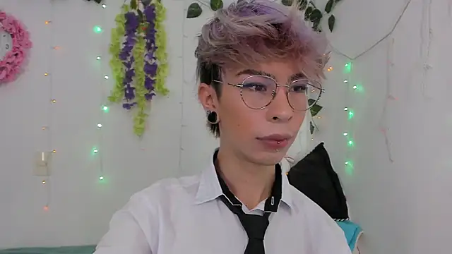 Snapshot of _Jakke chatting on 12-15-24, 08:04 Jakke online show from 12-15-24, 08:04