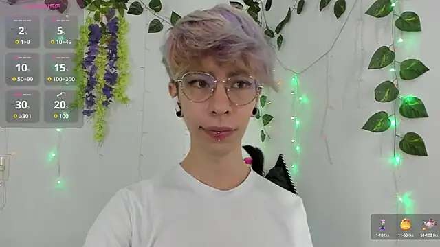 Snapshot of _Jakke chatting on 12-19-24, 03:18 Jakke online show from 12-19-24, 03:18