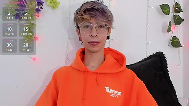 Snapshot of _Jakke chatting on 12-28-24, 06:18 Jakke online show from 12-28-24, 06:18