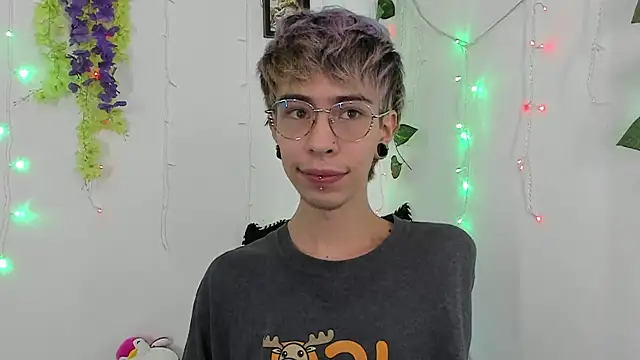 Snapshot of _Jakke chatting on 01-11-25, 09:57 Jakke online show from 01-11-25, 09:57