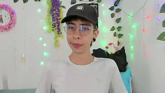 Snapshot of _Jakke chatting on 01-15-25, 10:35 Jakke online show from 01-15-25, 10:35