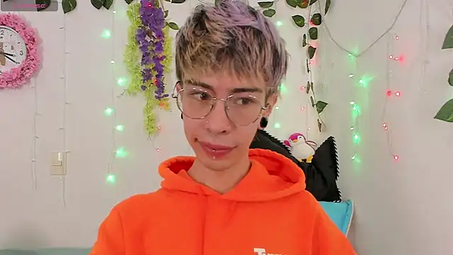 Snapshot of _Jakke chatting on 01-17-25, 08:22 Jakke online show from 01-17-25, 08:22