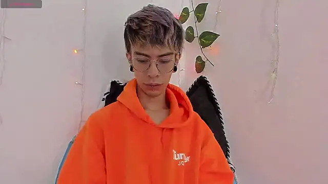 Snapshot of _Jakke chatting on 01-17-25, 11:29 Jakke online show from 01-17-25, 11:29