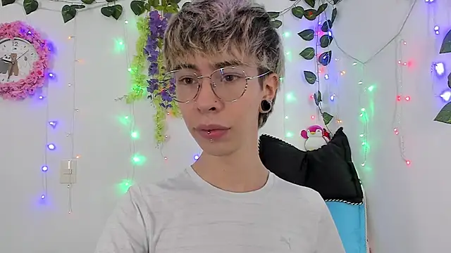 Snapshot of _Jakke chatting on 01-26-25, 02:35 Jakke online show from 01-26-25, 02:35