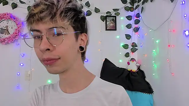 Snapshot of _Jakke chatting on 01-31-25, 09:48 Jakke online show from 01-31-25, 09:48