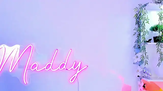 Snapshot of MaddyParisi chatting on 02-07-25, 03:34 MaddyParisi online show from 02-07-25, 03:34