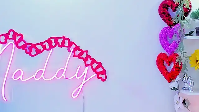 Snapshot of MaddyParisi chatting on 02-21-25, 11:10 MaddyParisi online show from 02-21-25, 11:10