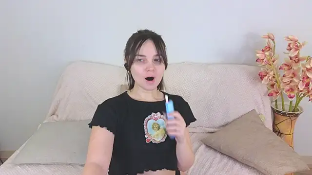 Ellie Sunset online show from 01-14-25, 08:41