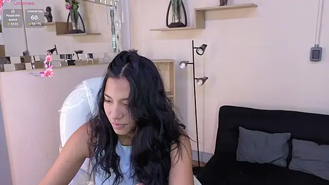 Saray reyes online show from 11-07-25, 11:43