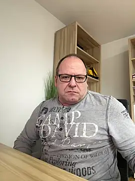 Snapshot of coupleLatinaLovers chatting on 12-10-24, 12:05 coupleLatinaLovers online show from 12-10-24, 12:05