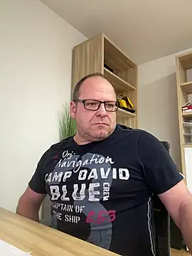 Snapshot of coupleLatinaLovers chatting on 12-12-24, 12:55 coupleLatinaLovers online show from 12-12-24, 12:55