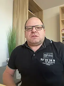 Snapshot of coupleLatinaLovers chatting on 12-16-24, 12:16 coupleLatinaLovers online show from 12-16-24, 12:16