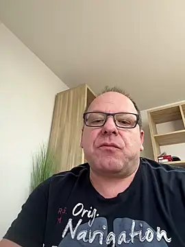 Snapshot of coupleLatinaLovers chatting on 12-18-24, 11:34 coupleLatinaLovers online show from 12-18-24, 11:34