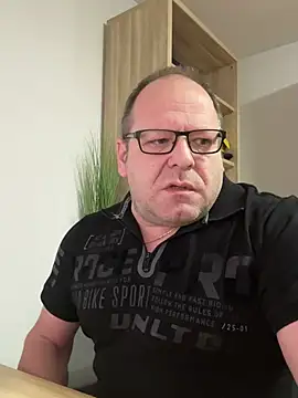 Snapshot of coupleLatinaLovers chatting on 12-20-24, 05:47 coupleLatinaLovers online show from 12-20-24, 05:47