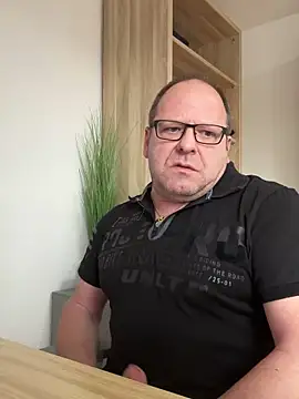 Snapshot of coupleLatinaLovers chatting on 12-20-24, 12:38 coupleLatinaLovers online show from 12-20-24, 12:38