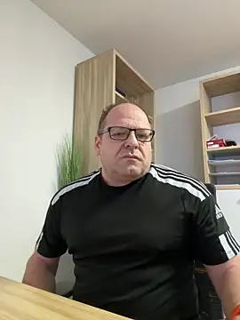 Snapshot of coupleLatinaLovers chatting on 12-23-24, 07:28 coupleLatinaLovers online show from 12-23-24, 07:28