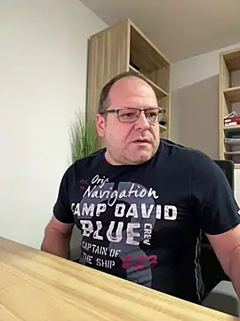 Snapshot of coupleLatinaLovers chatting on 12-24-24, 06:11 coupleLatinaLovers online show from 12-24-24, 06:11