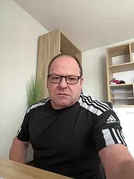 Snapshot of coupleLatinaLovers chatting on 12-27-24, 10:12 coupleLatinaLovers online show from 12-27-24, 10:12