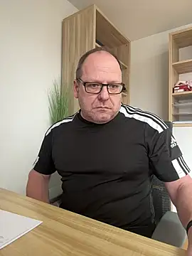 Snapshot of coupleLatinaLovers chatting on 01-22-25, 11:01 coupleLatinaLovers online show from 01-22-25, 11:01