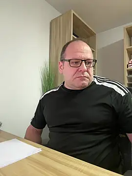 Snapshot of coupleLatinaLovers chatting on 01-23-25, 06:28 coupleLatinaLovers online show from 01-23-25, 06:28